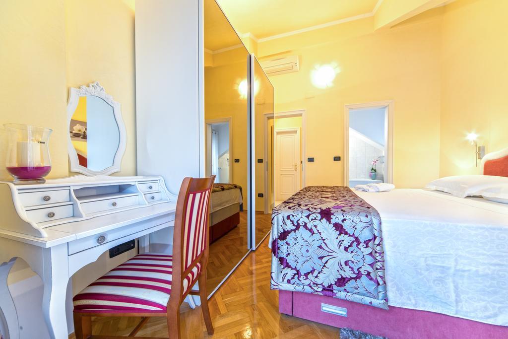 Apartments Anna オミシュ エクステリア 写真