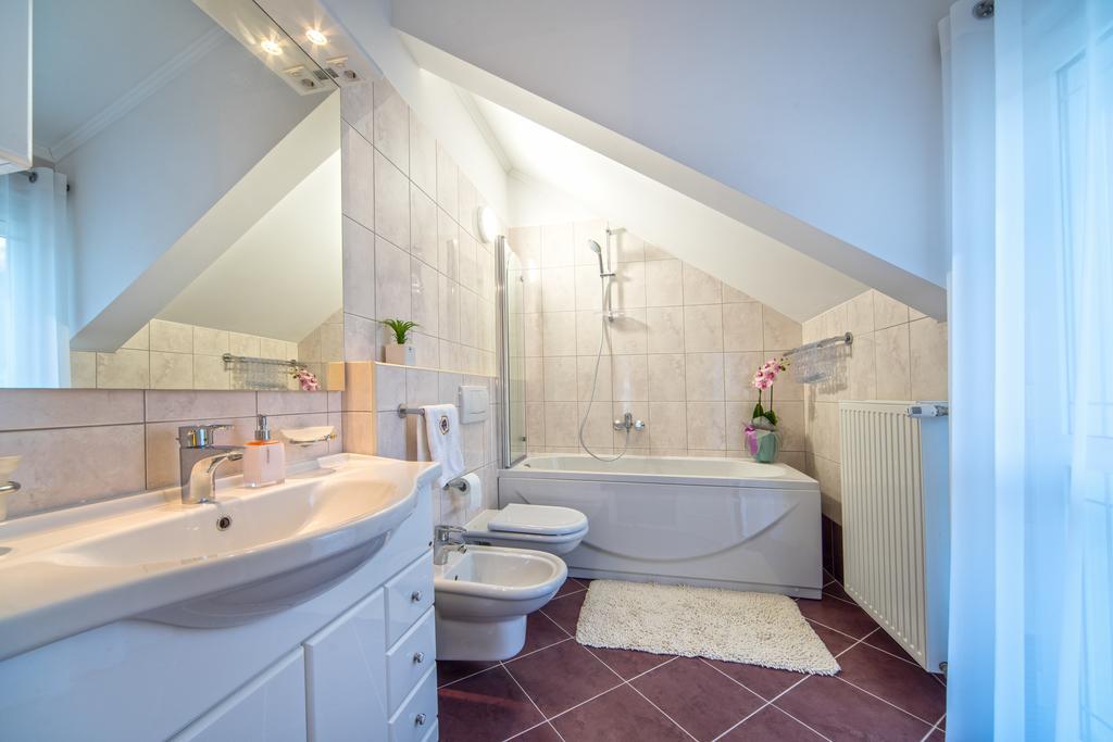 Apartments Anna オミシュ 部屋 写真